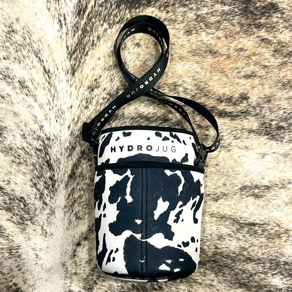 Hydro Jug Black Cow Print Sleeve